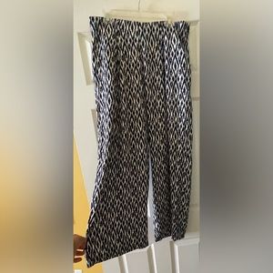 NWOT Banana Republic elegant, relaxed wide-leg pants.